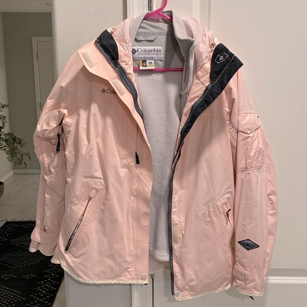 Columbia winter tech Jacket with lined fleece inside. Size medium